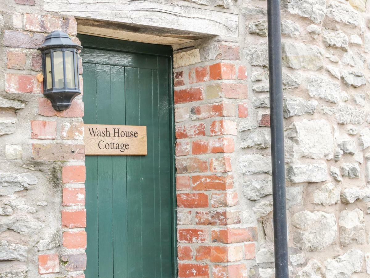 Wash House Cottage มัช เวนล็อค ภายนอก รูปภาพ