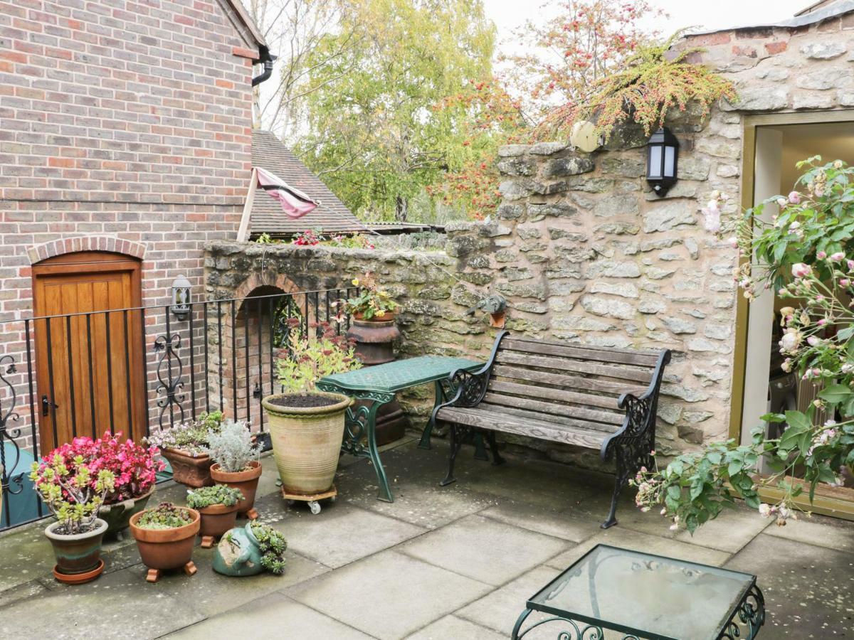 Wash House Cottage มัช เวนล็อค ภายนอก รูปภาพ