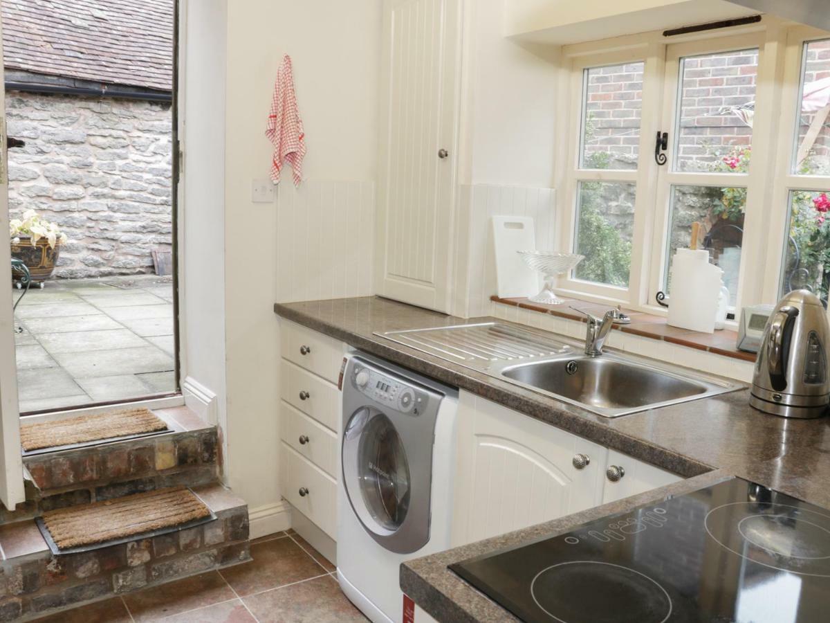 Wash House Cottage มัช เวนล็อค ภายนอก รูปภาพ